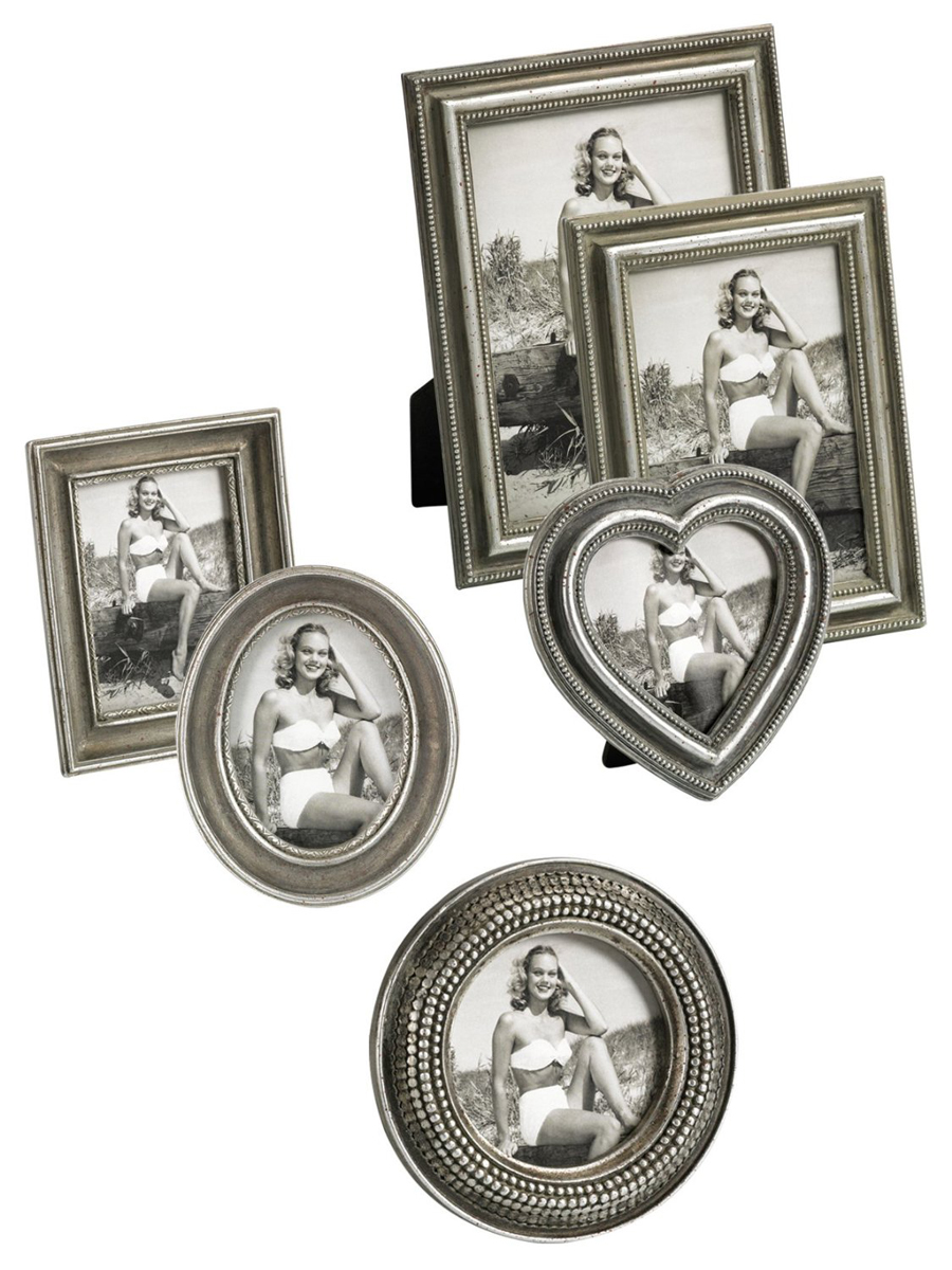Silberner Bilderrahmen aus gebürstetem Aluminium mit tollem Profil für  elegante Gutscheine oder als prächtige Umrandung von Bildern im Querformatf  Stock Photo